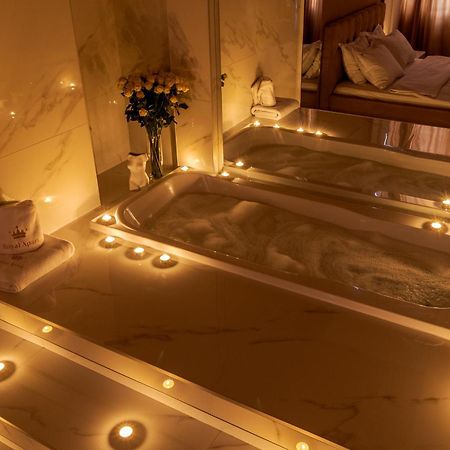 Royal Stylish Apartment In The Old City Lviv Kültér fotó