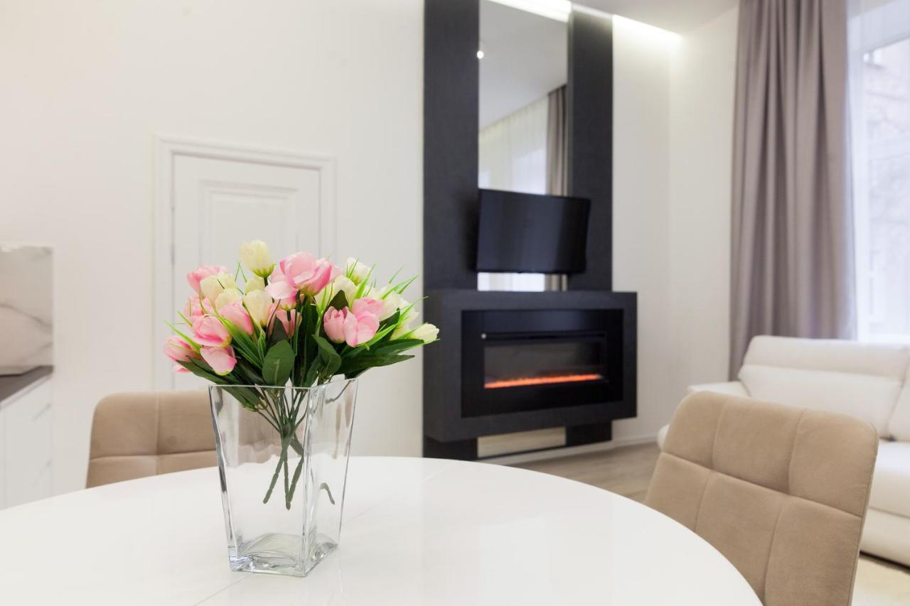 Royal Stylish Apartment In The Old City Lviv Kültér fotó