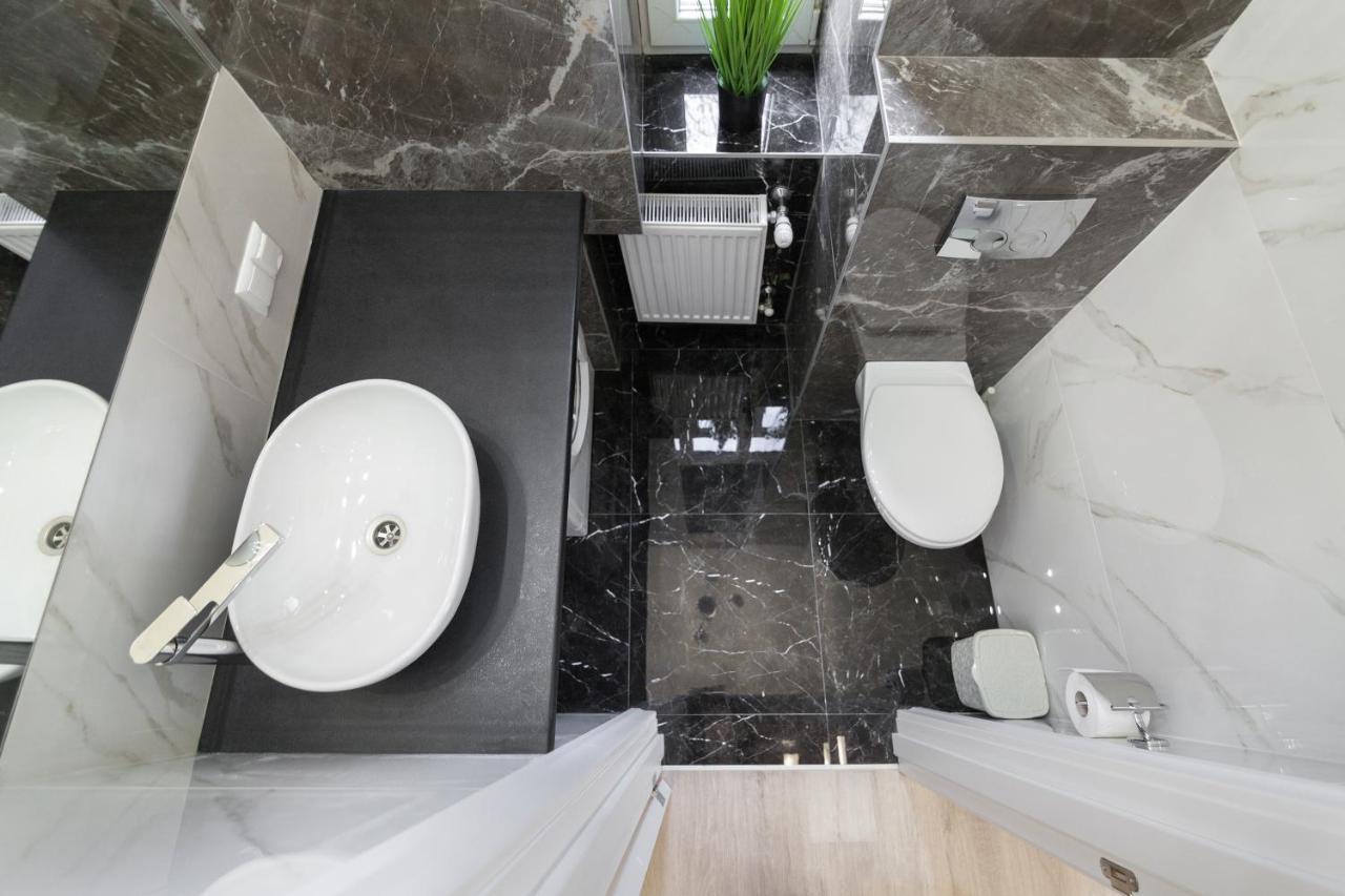 Royal Stylish Apartment In The Old City Lviv Kültér fotó