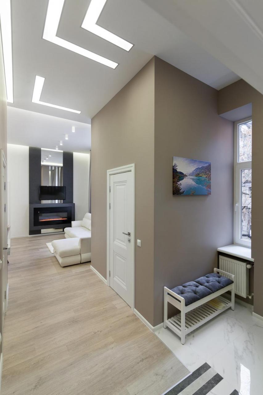 Royal Stylish Apartment In The Old City Lviv Kültér fotó